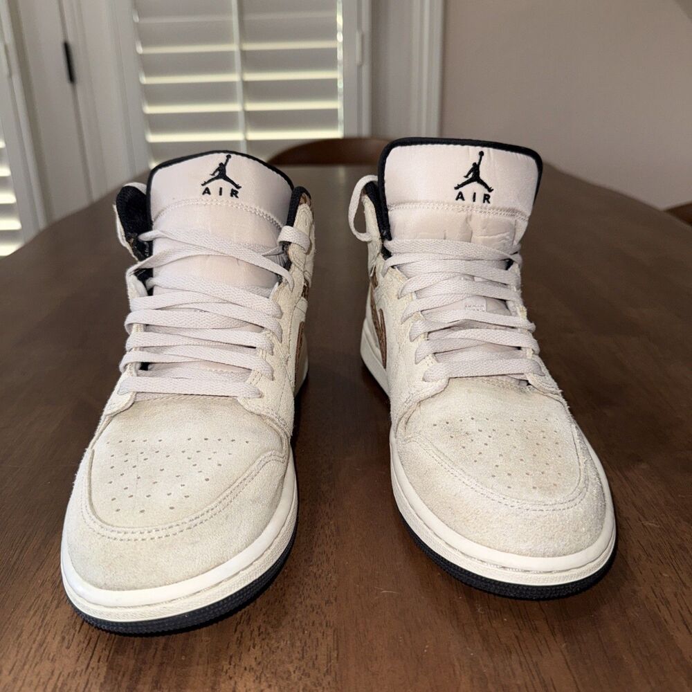 Nike Air Jordan 1 Mid Tan Brown Elephant Print Swoosh Suede Mens 10 DZ4129-102 - Picture 2 of 10